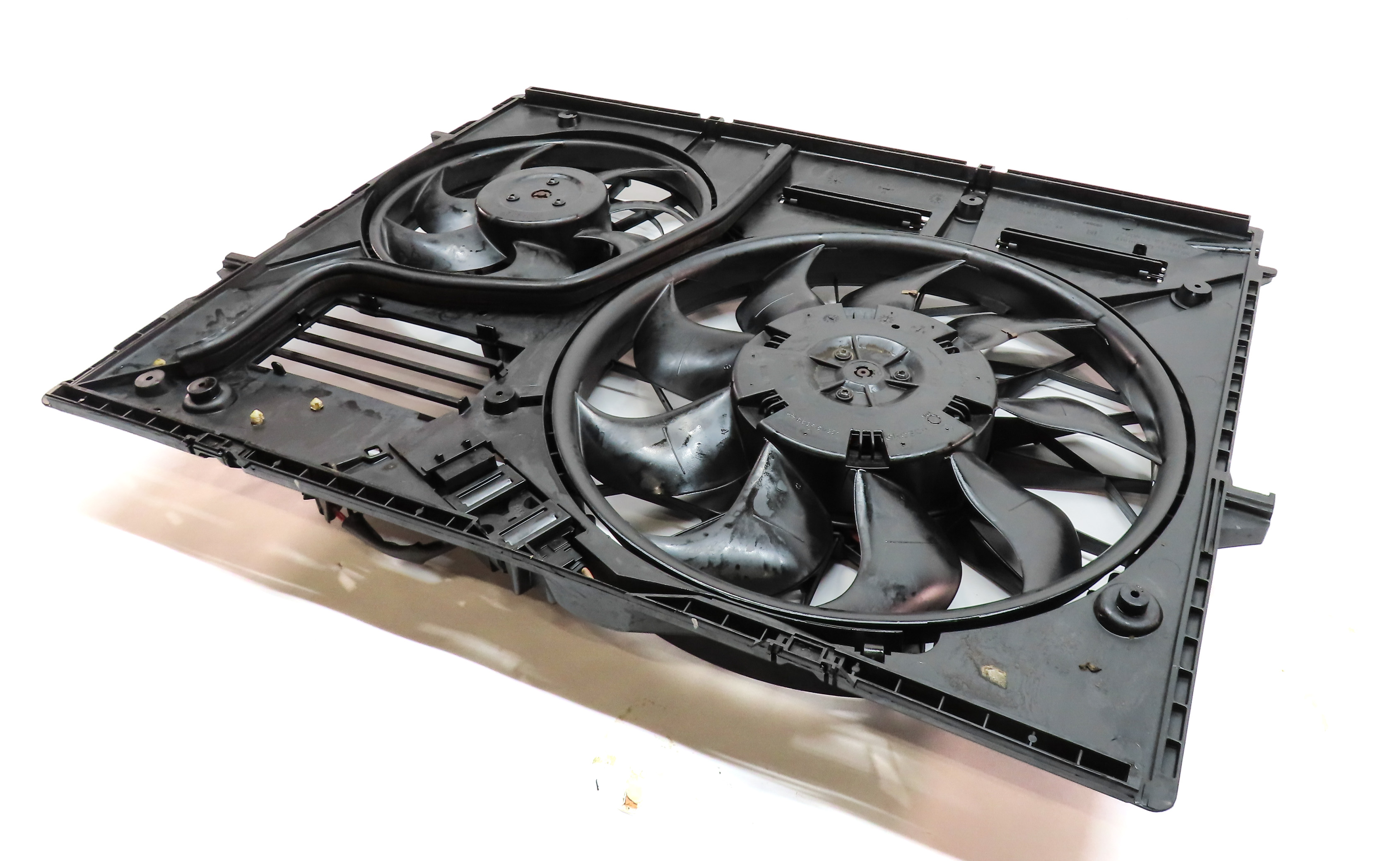 11-15 AUDI Q7 (4L) 3.0L ENGINE RADIATOR COOLING FAN (FOR MODELS w/ HITCH OPTION) — exact item pictured